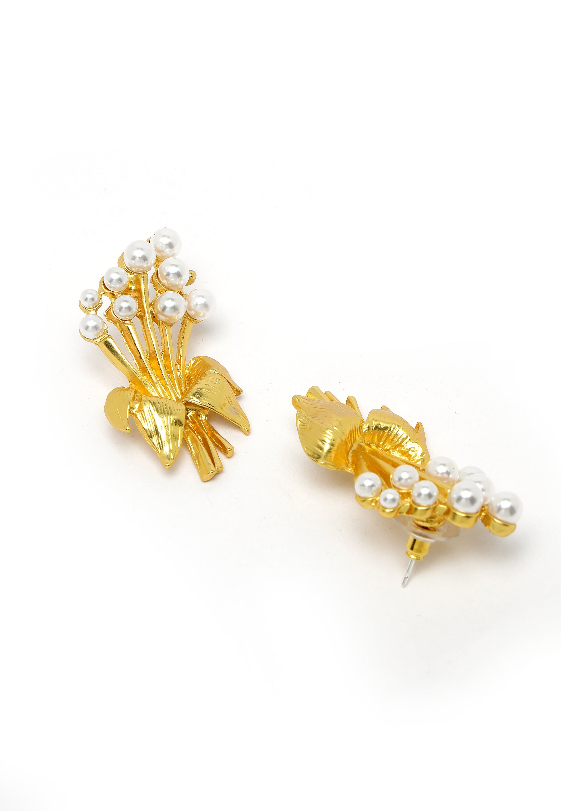Pendientes de perlas bañadas en oro de hibisco
