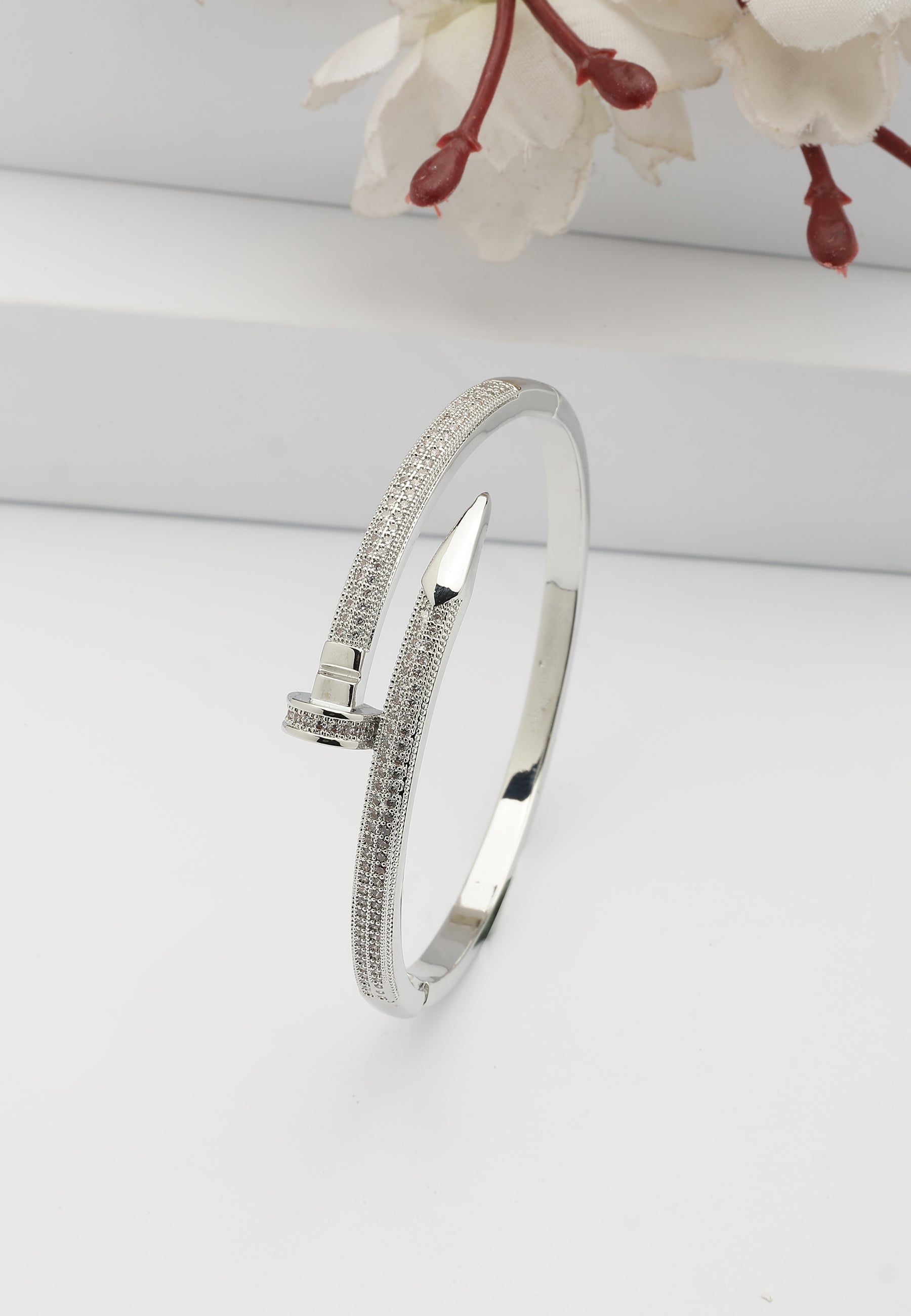 Skarp Silver Glänsande Armband