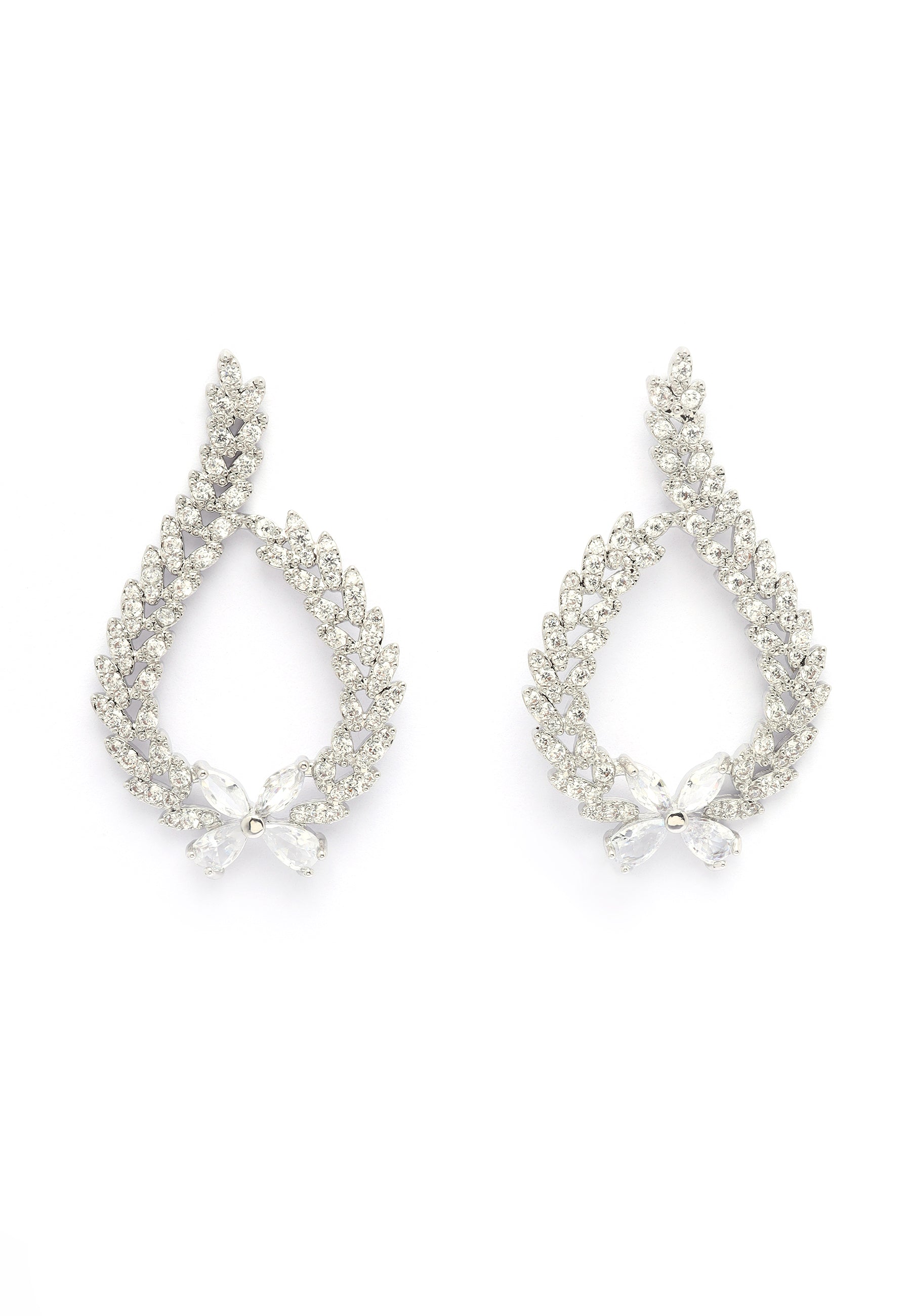 Boucles d'oreilles et collier en forme de arc éthéré