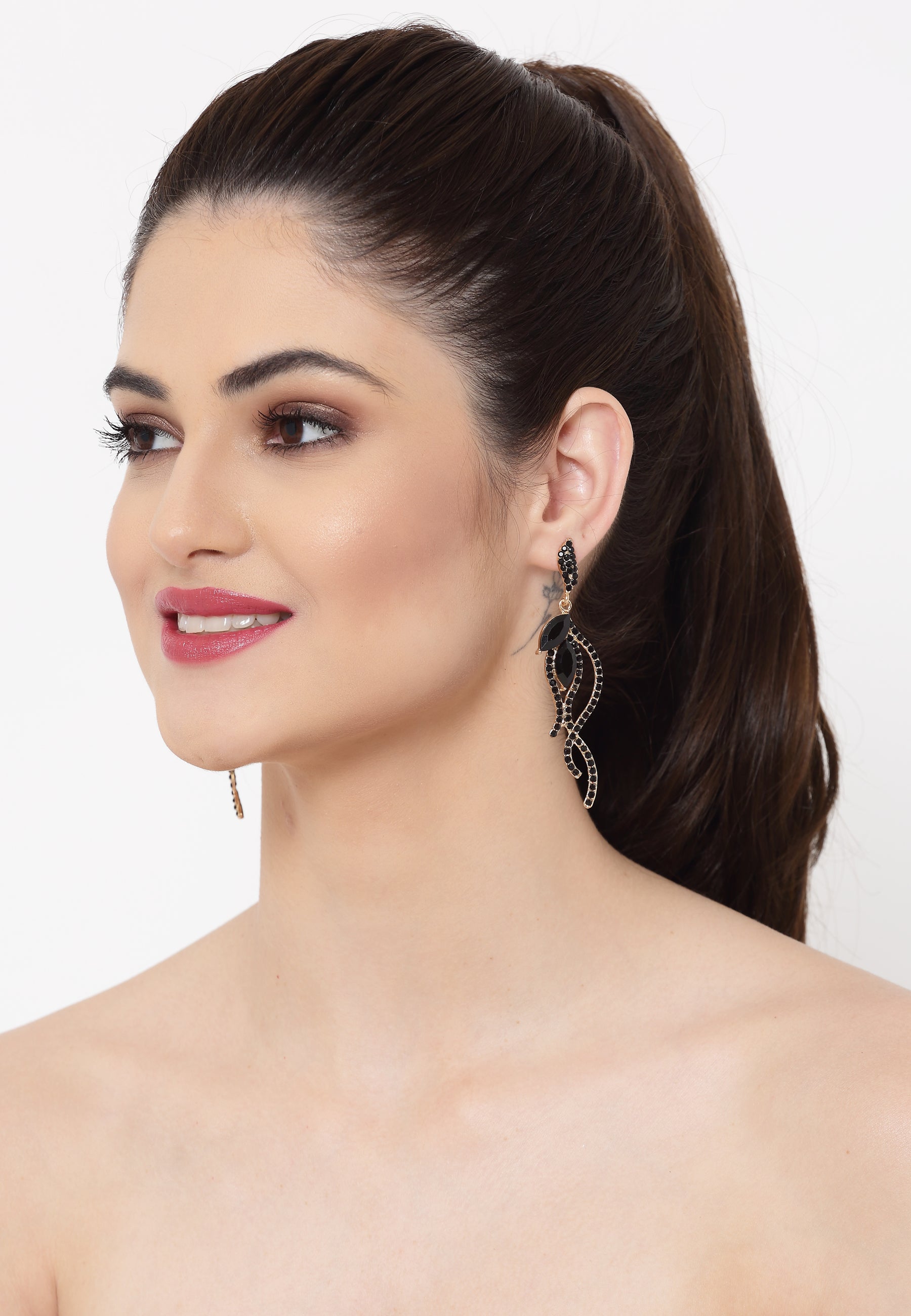 Criostail Galánta Studded Earrings Drop