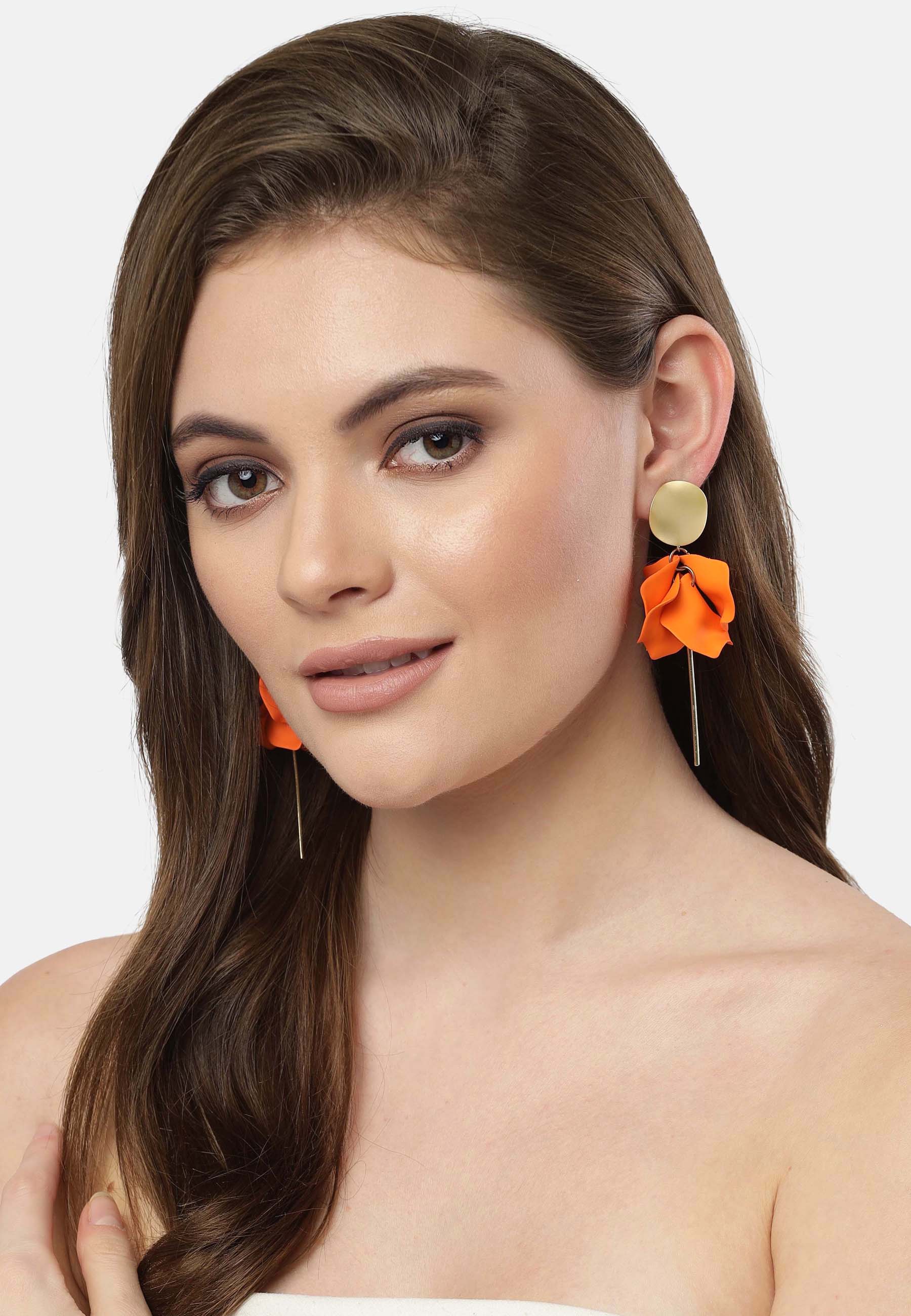 Blütenblatt-Ohrringe